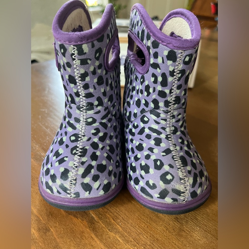 Bogs Kids Boots in Purple Leopard Pattern